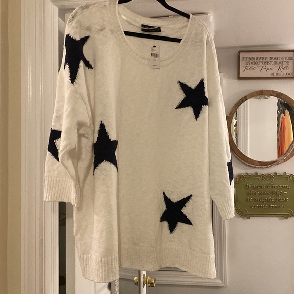 Lane Bryant⭐️Distressed White & BlueStars⭐️ ClassicPullOver SweaterNWT Size22/24 - Picture 9 of 10